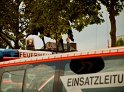 2 Denkmalkletterer hielten Feuerwehr und Polizei in Trapp Koeln Heumarkt P098